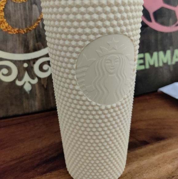 Starbucks Studded Matt Yellow Taiwan 2021 Venti Tumbler - Picture 2 of 3